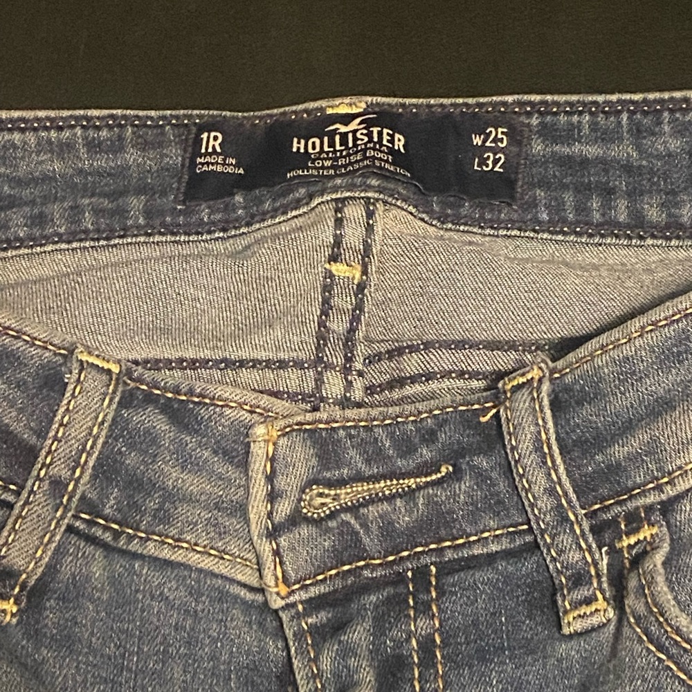 low rise bootcut hollister jeans size 1 regular